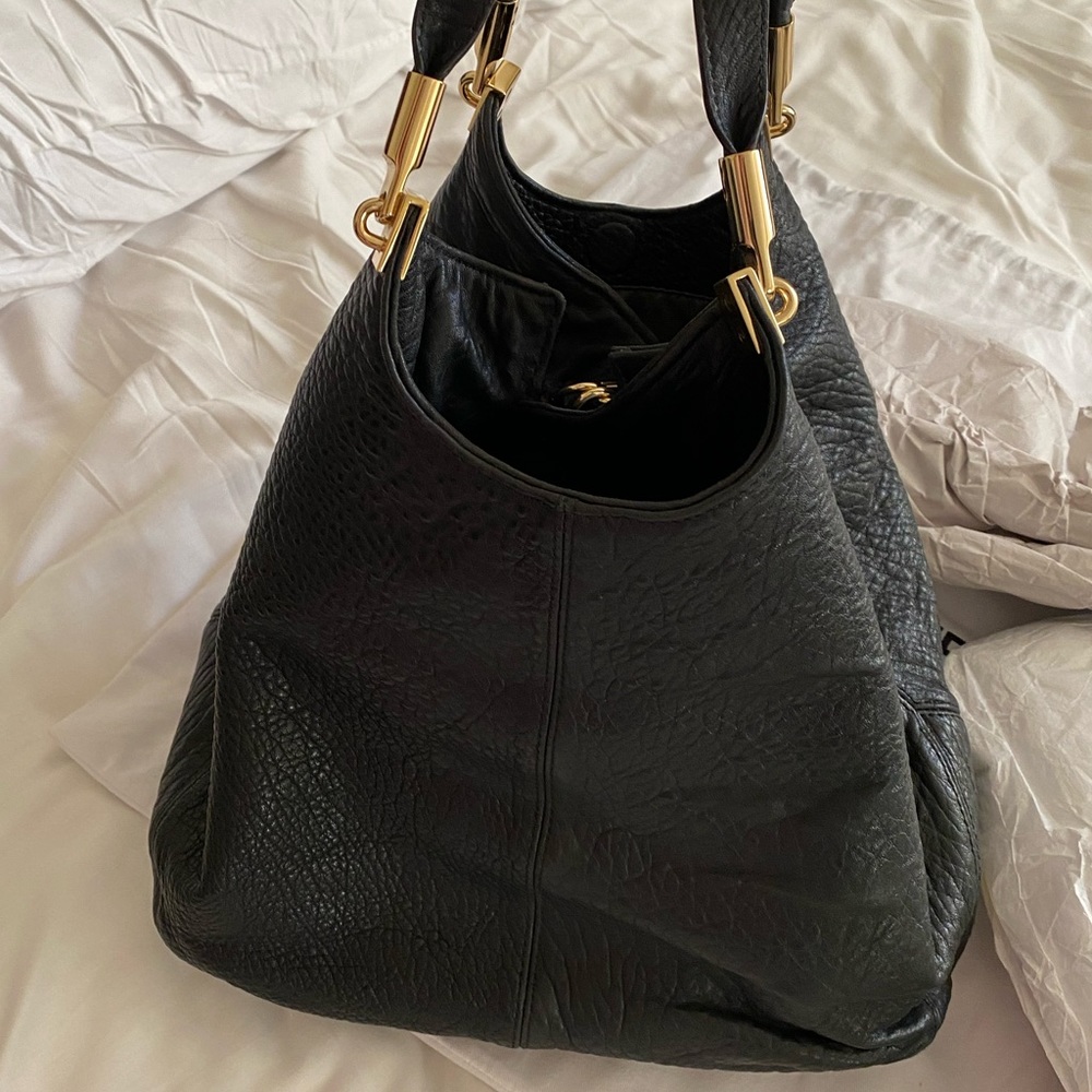 Elizabeth and James Cynnie black pebble leather tote bag - Picture 7 of 11